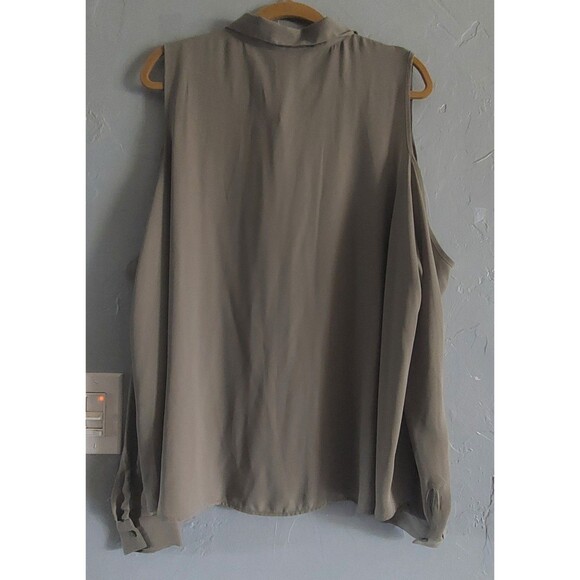 Forever 21 Tops Women Plus 3X, Open Shoulder Pretty, 22.5 Inch Of Armp To Armp - Picture 8 of 12